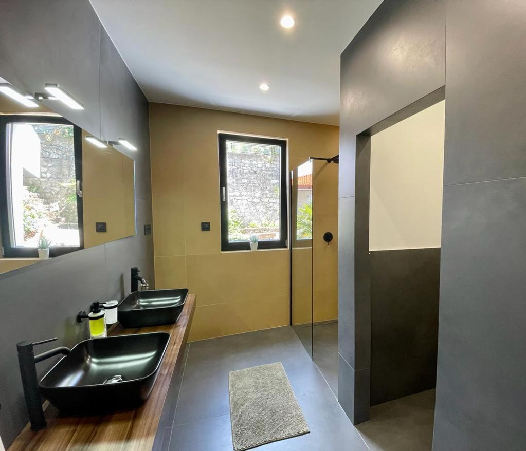 Aparthotel Villa V With Heated Pool Rijeka Exterior foto