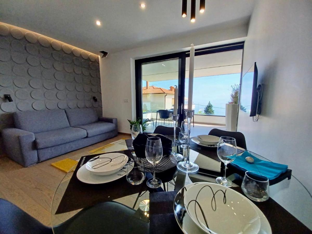 Aparthotel Villa V With Heated Pool Rijeka Exterior foto